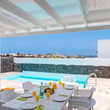 Femes By فيلة بلايا بلانكا