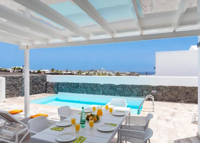 Femes By فيلة بلايا بلانكا